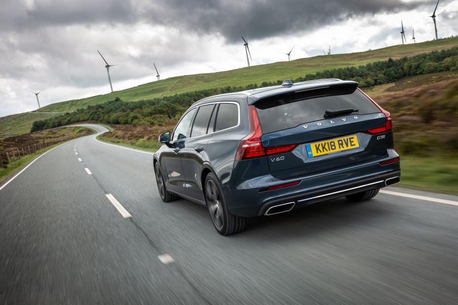  Volvo V60 D3 Inscription 2018 года  (UK) (фото 18 из 40)